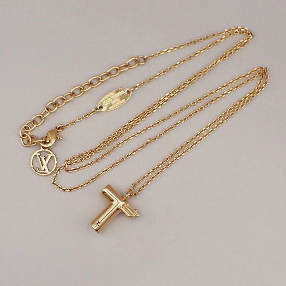LOUIS VUITTON Logo LV&ME Chain Long Necklace T Motif Gold M61075 Italy 30KB174 - Picture 1 of 14